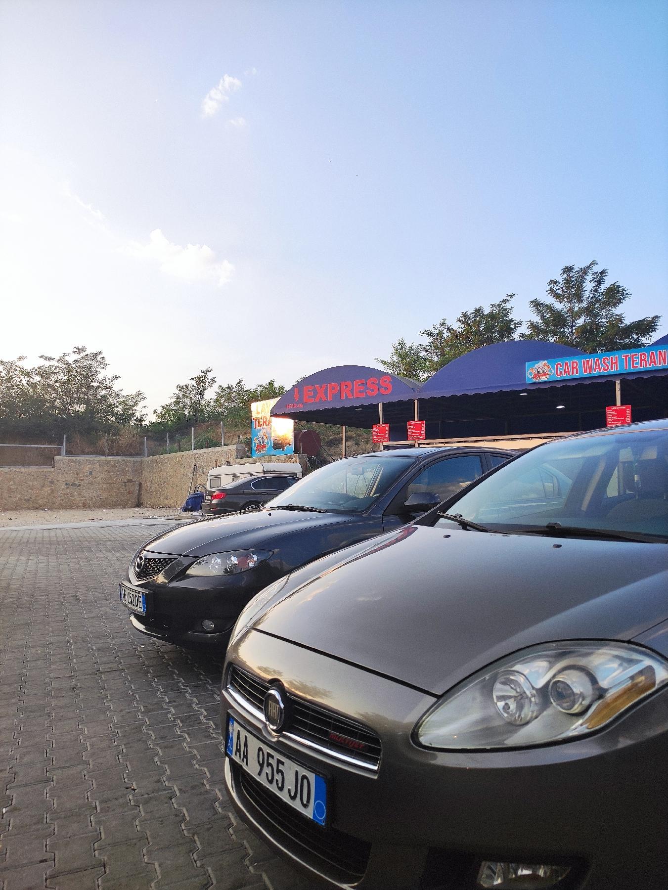 rentx listing card gallery